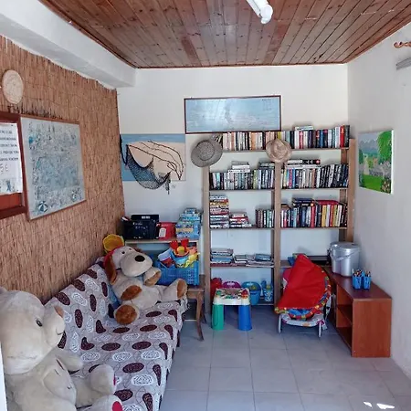 Alexandros Aparthotel