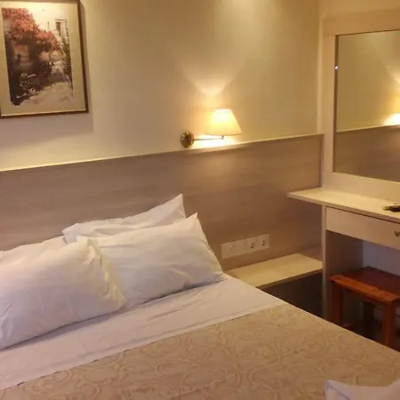 Alexandros Aparthotel 3*