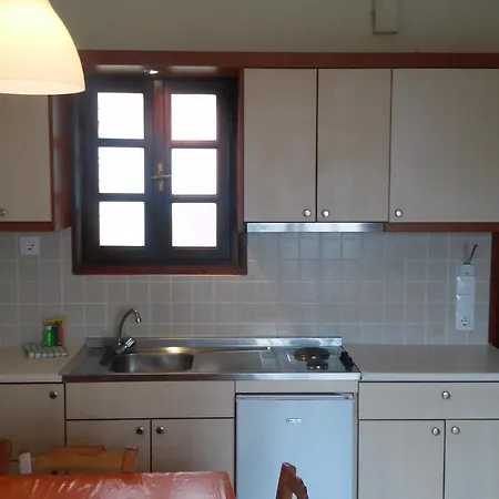 Alexandros Aparthotel 3*